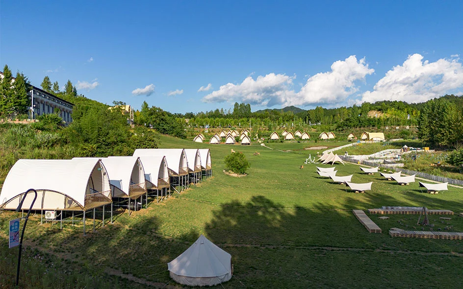 Safari Lodge Tent Amenities and Features: Elevating Glamping Experiences
